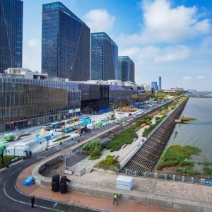 MK体育官方网站-打卡巨型赛车、挑战极速卡丁车！格子旗嘉年华首登宝山滨江，开启春日狂欢